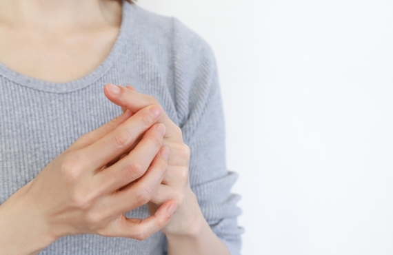 疲れた時に親指の付け根が痛いときありませんか？｜福山市の整体なら整体院碧Ao